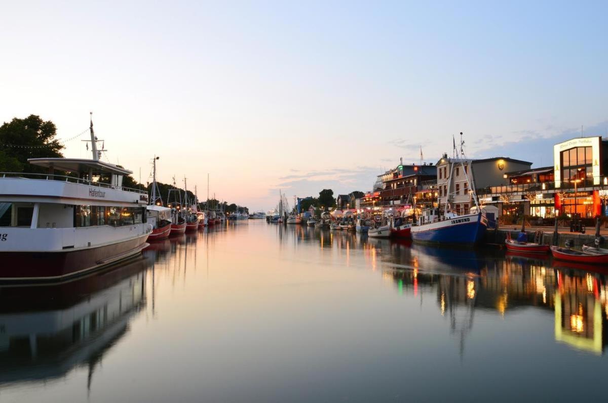 Meersalz, ca 100 m zum Strand Rostock Exterior foto