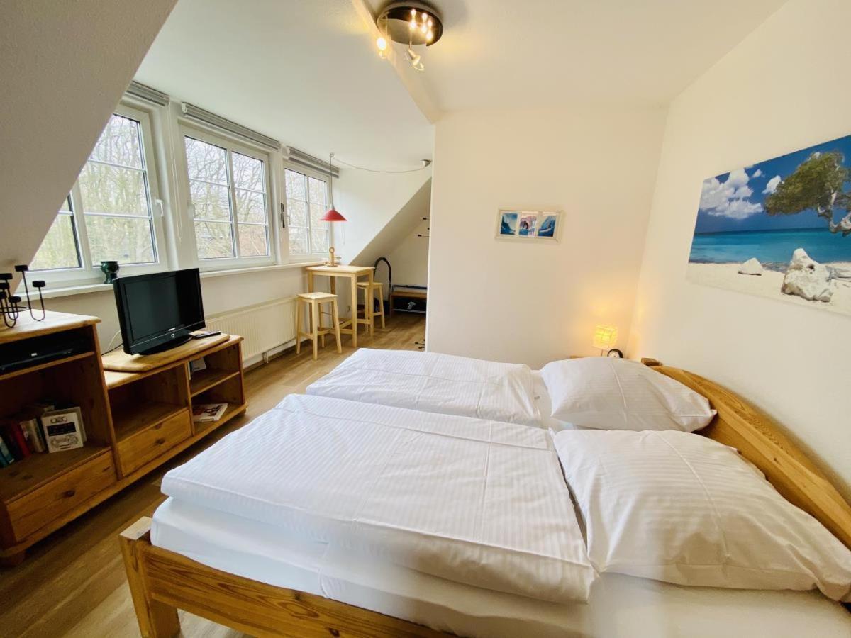 Meersalz, ca 100 m zum Strand Rostock Exterior foto