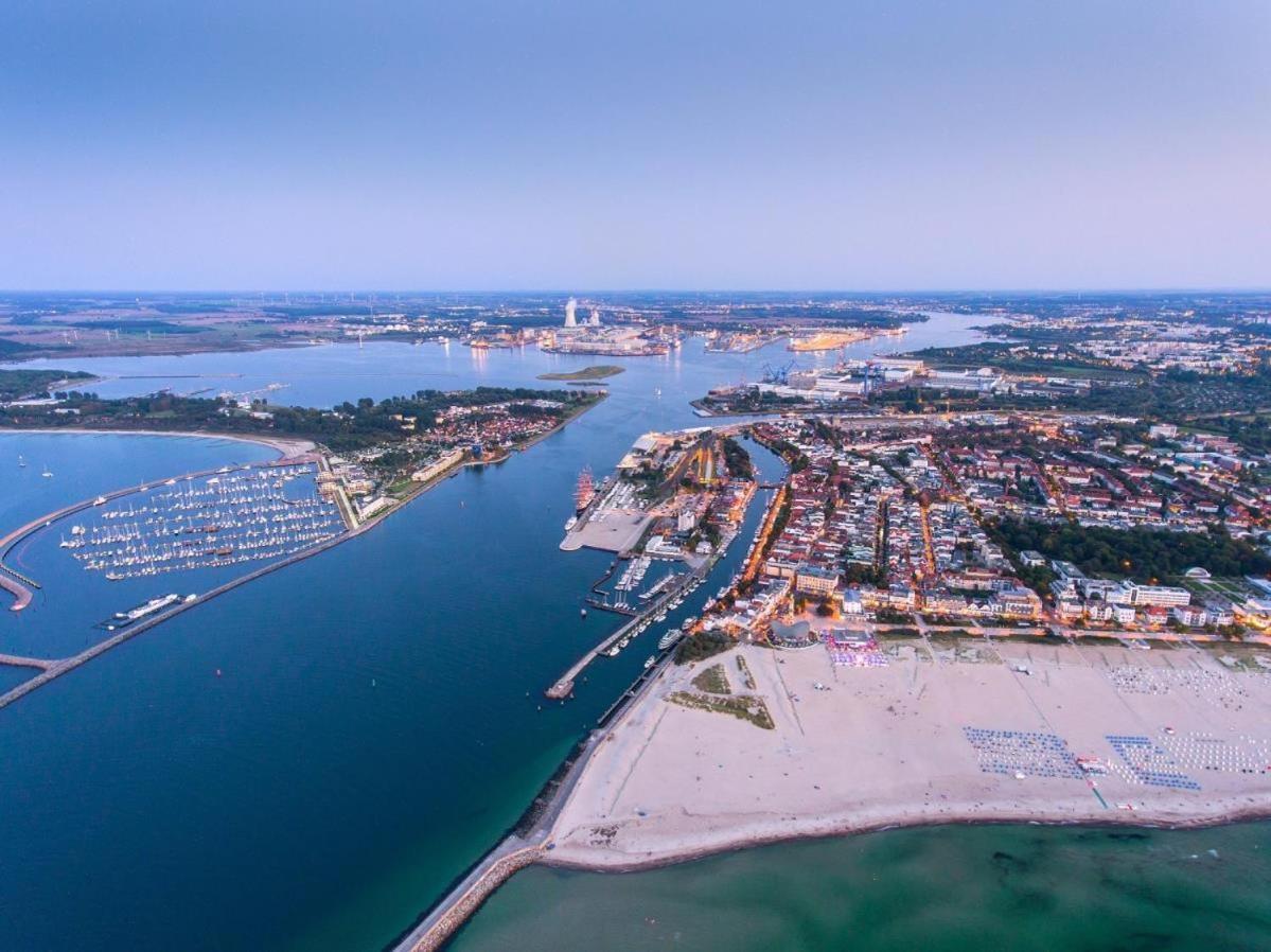 Meersalz, ca 100 m zum Strand Rostock Exterior foto